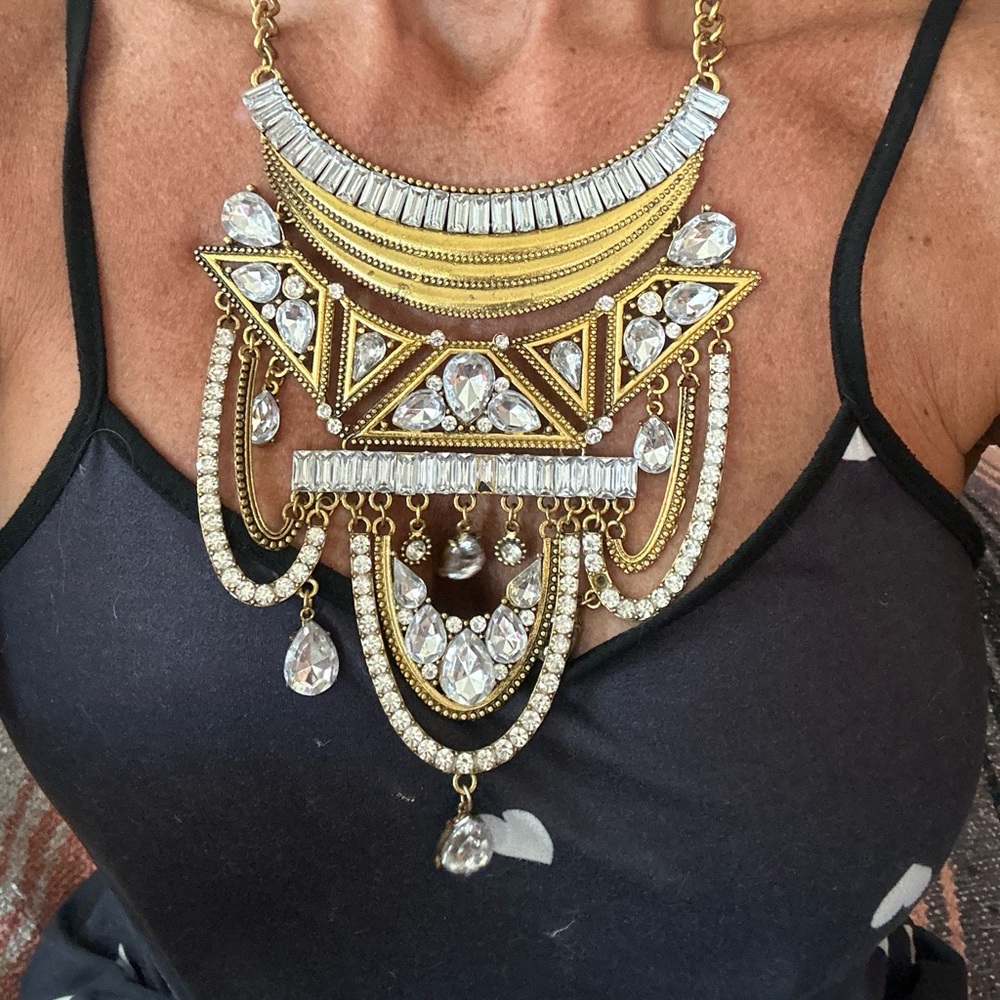Chunky gold necklace